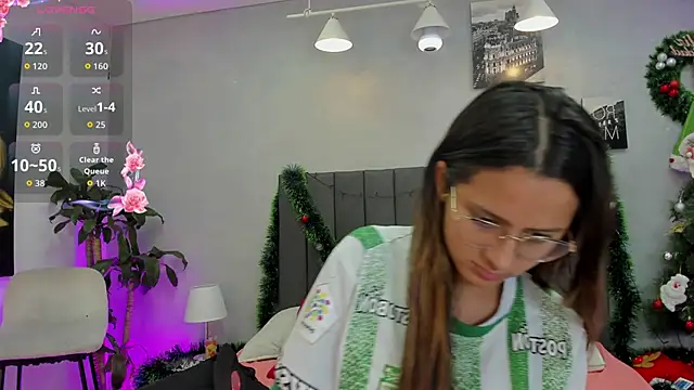 kendra london online show from December 17, 2025, 11:48 am