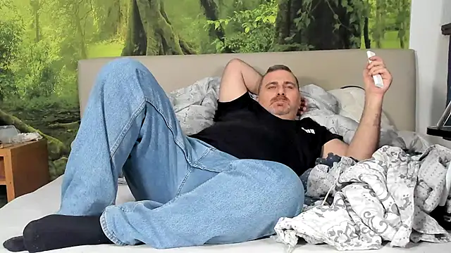 Snapshot of chubbydaddybear82 chatting on November 17, 2025, 1:09 am chubbydaddybear82 online show from November 17, 2025, 1:09 am