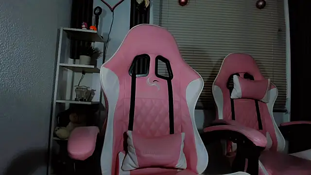 HallieAnnie online show from January 9, 2026, 9:44 pm