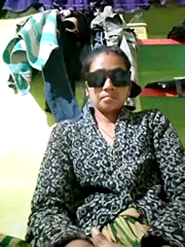 Snapshot of Sexy_monikah chatting on December 15, 2025, 3:29 pm Sexy monikah online show from December 15, 2025, 3:29 pm