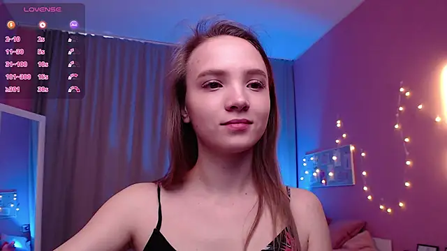 Snapshot of Adria_Arjona chatting on February 21, 2026, 7:43 am Adria Arjona online show from February 21, 2026, 7:43 am