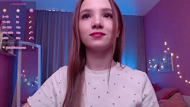 Snapshot of Adria_Arjona chatting on February 25, 2026, 7:41 am Adria Arjona online show from February 25, 2026, 7:41 am