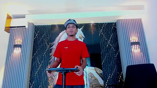 Snapshot of Yilmer_hot chatting on November 4, 2025, 4:05 am Yilmer hot online show from November 4, 2025, 4:05 am