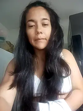 gigi097819 online show from November 3, 2025, 12:05 am