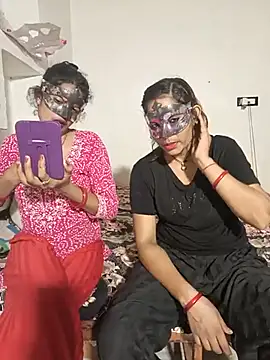 Snapshot of Real-Family chatting on June 26, 2026, 5:52 pm Real-Family online show from June 26, 2026, 5:52 pm
