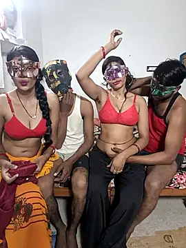 Real-Family online show from December 18, 2025, 5:06 pm