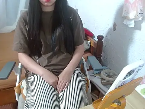 orily25 online show from November 17, 2025, 7:01 am