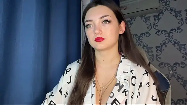 Snapshot of TwotyBright chatting on February 13, 2026, 6:13 am TwotyBright online show from February 13, 2026, 6:13 am