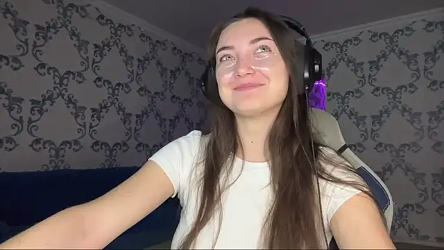 Snapshot of TwotyBright chatting on January 10, 2026, 6:09 am TwotyBright online show from January 10, 2026, 6:09 am