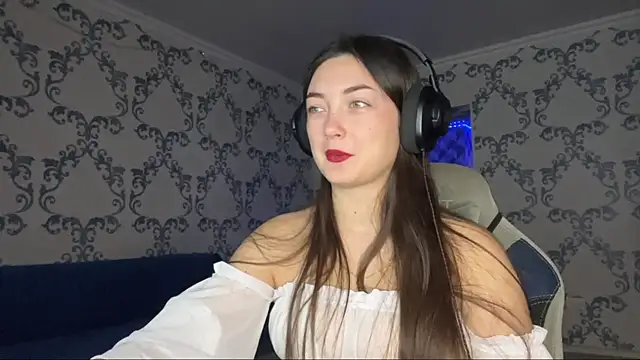 Snapshot of TwotyBright chatting on January 13, 2026, 6:17 am TwotyBright online show from January 13, 2026, 6:17 am