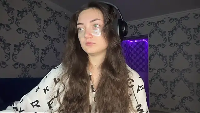 Snapshot of TwotyBright chatting on January 11, 2026, 6:09 am TwotyBright online show from January 11, 2026, 6:09 am