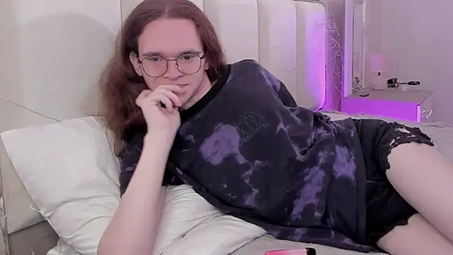 Snapshot of Mark_Glover chatting on November 14, 2025, 10:30 am Mark Glover online show from November 14, 2025, 10:30 am