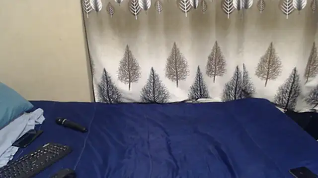 Snapshot of SexyLipss_ chatting on July 6, 2026, 5:37 pm SexyLipss online show from July 6, 2026, 5:37 pm
