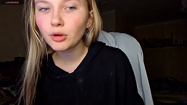 KarinRobertson online show from February 18, 2026, 4:14 pm