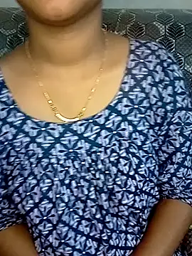 Neha533 online show from April 13, 2026, 4:22 pm