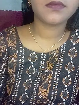 Neha533 online show from May 21, 2026, 5:32 pm