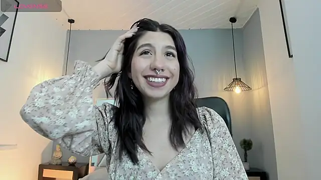 zoe-moreau online show from February 24, 2026, 7:59 pm