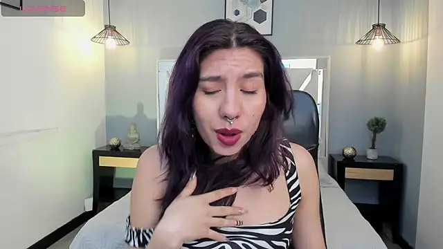 zoe-moreau online show from March 2, 2026, 8:27 pm