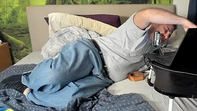 Snapshot of chubbydaddybearluka chatting on December 4, 2025, 4:11 am chubbydaddybearluka online show from December 4, 2025, 4:11 am