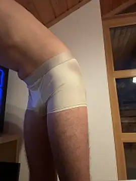 Snapshot of Esclav0 chatting on November 13, 2025, 4:33 pm Esclav0 online show from November 13, 2025, 4:33 pm