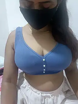 Snapshot of Aarti909090 chatting on July 3, 2026, 5:08 pm Aarti909090 online show from July 3, 2026, 5:08 pm