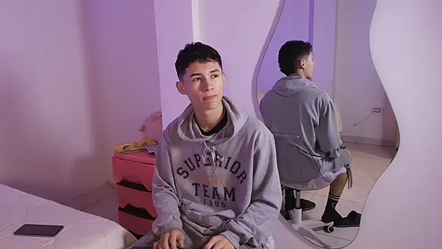 Snapshot of Eiden_Blake chatting on November 28, 2025, 9:53 am Eiden Blake online show from November 28, 2025, 9:53 am