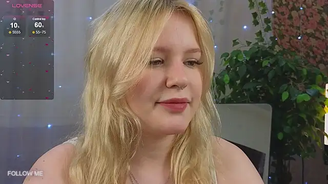 Snapshot of Mila_wxw chatting on November 20, 2025, 11:11 am Mila wxw online show from November 20, 2025, 11:11 am