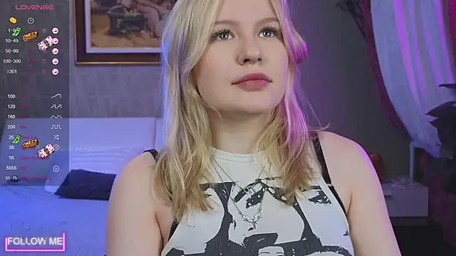 Snapshot of Mila_wxw chatting on November 21, 2025, 11:20 am Mila wxw online show from November 21, 2025, 11:20 am