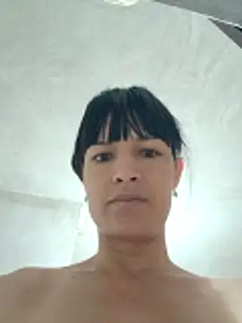 Snapshot of PaulinaLondra2 chatting on December 22, 2025, 12:49 pm PaulinaLondra2 online show from December 22, 2025, 12:49 pm