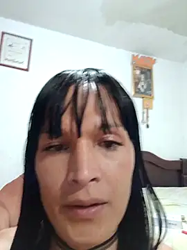 Snapshot of PaulinaLondra2 chatting on November 5, 2025, 12:03 am PaulinaLondra2 online show from November 5, 2025, 12:03 am