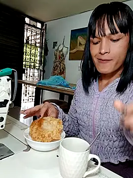 Snapshot of PaulinaLondra2 chatting on November 26, 2025, 12:27 pm PaulinaLondra2 online show from November 26, 2025, 12:27 pm