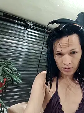 Snapshot of PaulinaLondra2 chatting on November 18, 2025, 10:40 am PaulinaLondra2 online show from November 18, 2025, 10:40 am