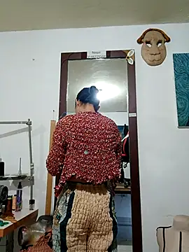 Snapshot of PaulinaLondra2 chatting on December 1, 2025, 12:39 pm PaulinaLondra2 online show from December 1, 2025, 12:39 pm