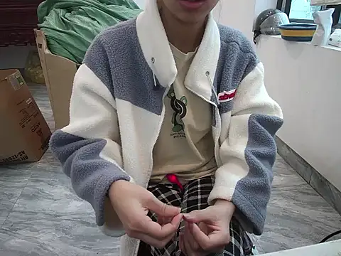 Snapshot of ---Lusi03--- chatting on December 17, 2025, 12:48 am ---Lusi03--- online show from December 17, 2025, 12:48 am