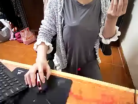 Snapshot of ---Lusi03--- chatting on February 4, 2026, 10:32 am ---Lusi03--- online show from February 4, 2026, 10:32 am