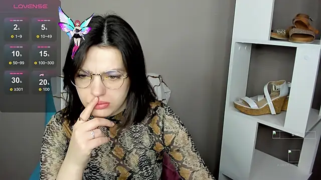 Karina Kellyy online show from November 17, 2025, 2:26 am