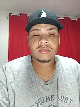 Snapshot of monicaquadro01 chatting on November 8, 2025, 5:22 am monicaquadro01 online show from November 8, 2025, 5:22 am