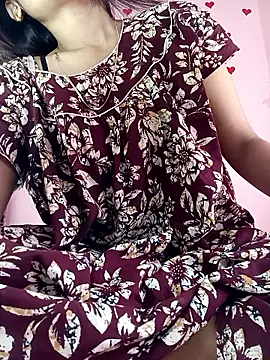 Snapshot of Saniya76 chatting on May 14, 2026, 5:04 am Saniya76 online show from May 14, 2026, 5:04 am