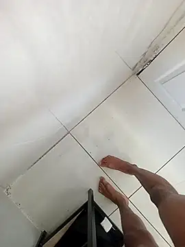 UNCLEZESTYY online show from November 29, 2025, 1:00 pm