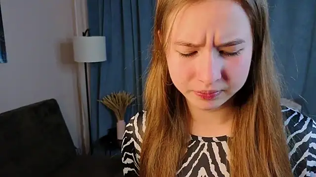 Snapshot of MowasaBritten chatting on December 18, 2025, 3:27 pm MowasaBritten online show from December 18, 2025, 3:27 pm