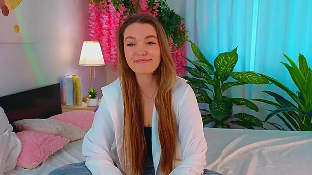 MaryHamilton online show from November 27, 2025, 11:54 am