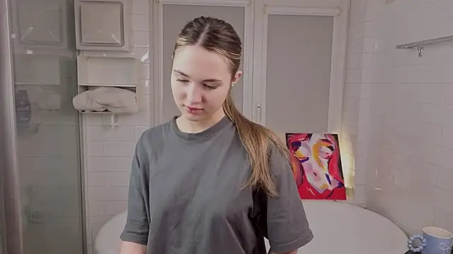 LeenaPuita online show from February 15, 2026, 4:28 pm