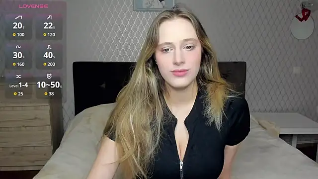 Snapshot of blondy_rina chatting on November 4, 2025, 8:34 pm blondy rina online show from November 4, 2025, 8:34 pm