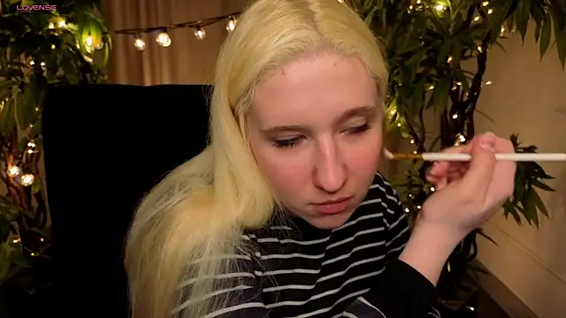 JoanneSmith online show from December 22, 2025, 10:48 am