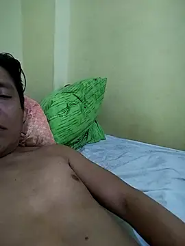 Snapshot of Frankgito chatting on November 3, 2025, 6:11 pm Frankgito online show from November 3, 2025, 6:11 pm