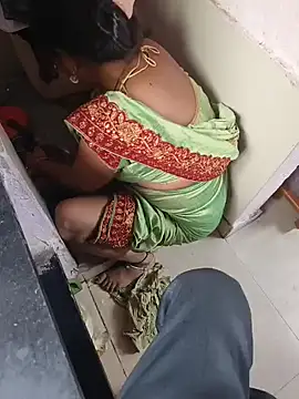 Snapshot of Lailamajnu1996 chatting on February 15, 2026, 11:53 am Lailamajnu1996 online show from February 15, 2026, 11:53 am