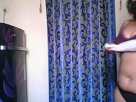 Snapshot of Mathi_cam chatting on February 26, 2026, 5:29 am Mathi cam online show from February 26, 2026, 5:29 am