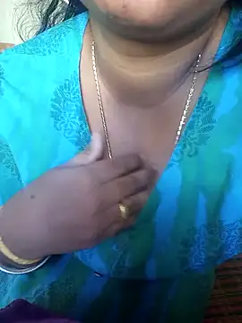 Snapshot of Mathi_cam chatting on December 15, 2025, 5:35 am Mathi cam online show from December 15, 2025, 5:35 am