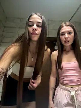 Snapshot of MelissaPinkiss chatting on November 3, 2025, 5:49 pm MelissaPinkiss online show from November 3, 2025, 5:49 pm