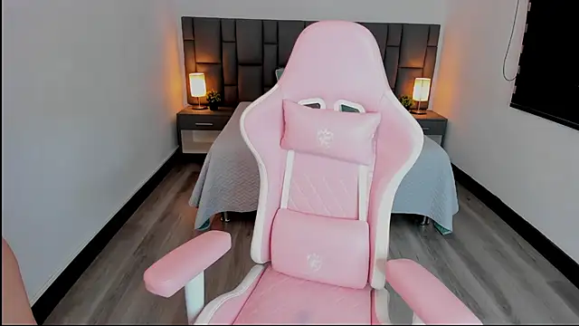 sara ospinna online show from November 6, 2025, 1:04 pm